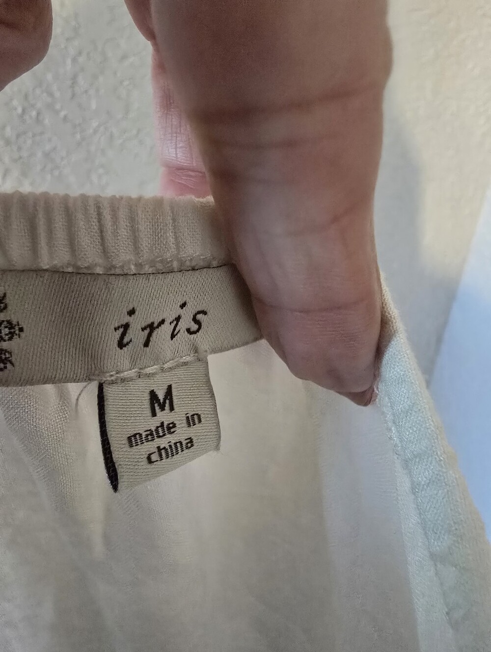 iris Cream Textured Off-White Top with Elastic Neckline - Picture 3 of 3